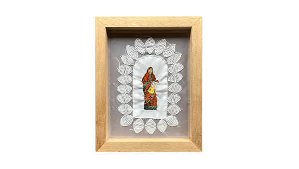 インド立っている女性の刺繍