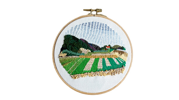 宇和の山の刺繍